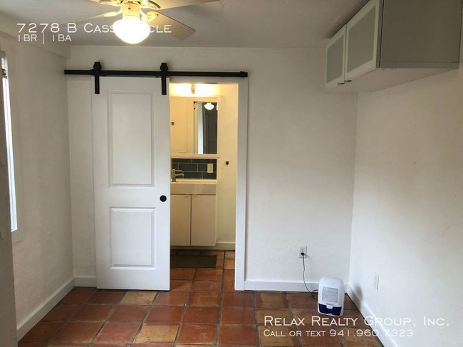 Building Photo - Affordable Guest House in Gulf Gate for rent