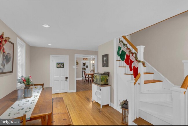 Foto del edificio - 132 S Main St