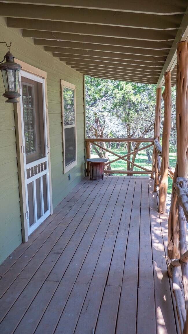 Building Photo - 123 Walnut Grove Rd