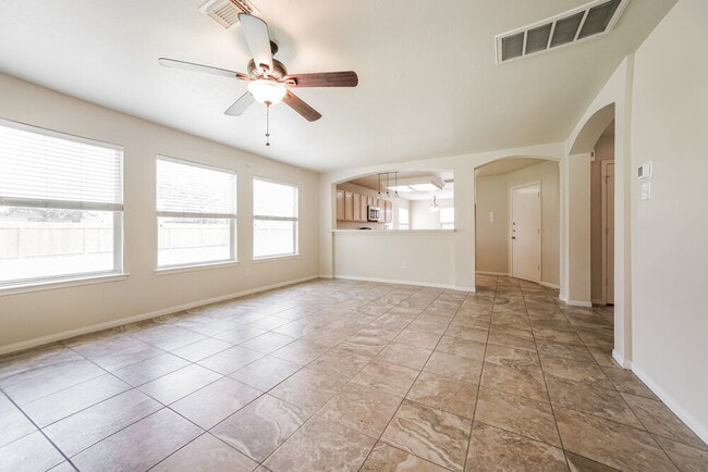 Foto del edificio - 16310 Ancient Forest Dr