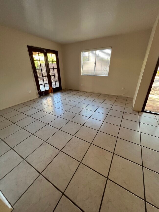 Building Photo - 3323 E Popinac Loop