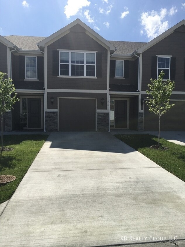 1518 NE Erin Ct, Grain Valley, MO 64029 House Rental in Grain Valley