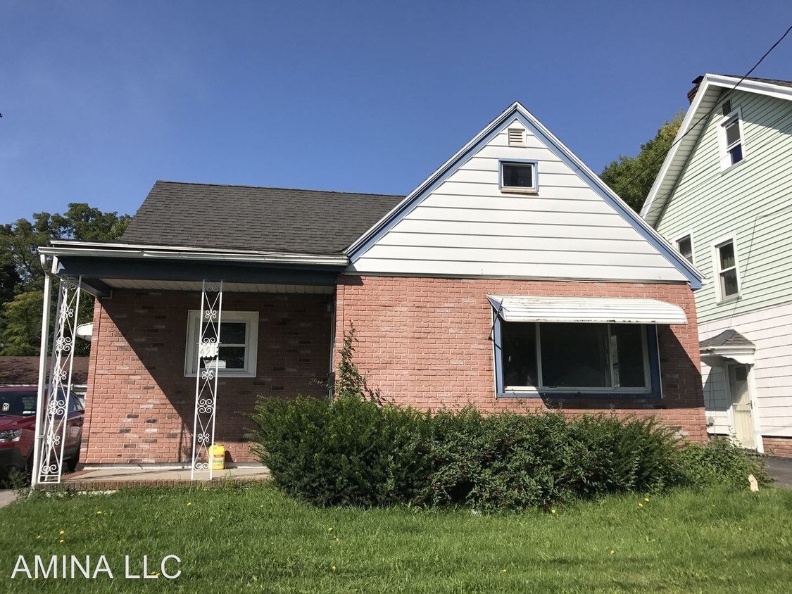 Foto principal - 3 br, 1.5 bath House - 451 Mount Read Blvd