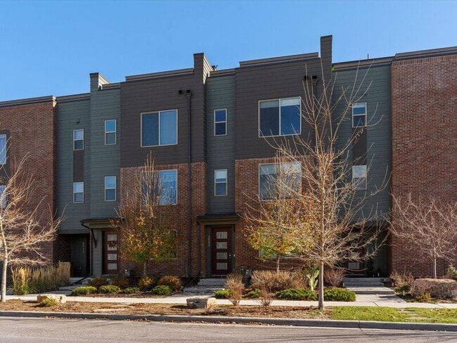 Photo - 2504 N Moline St Townhome