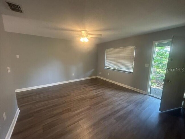 Foto del edificio - 427 6th Ave NE