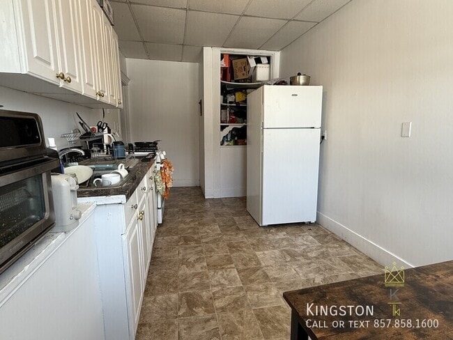 Building Photo - 238 Hemenway St