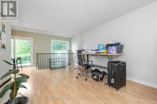 Building Photo - 98 Pickwick Dr