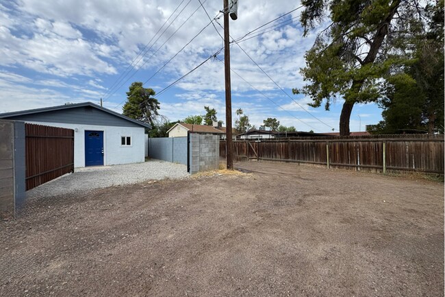 Foto del edificio - 1Bed/1Bath Casita at Ray Rd/Arizona Ave! Ready for Immediate Move-In!