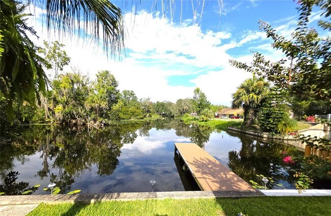 Building Photo - 804 Palm Harbor Ct