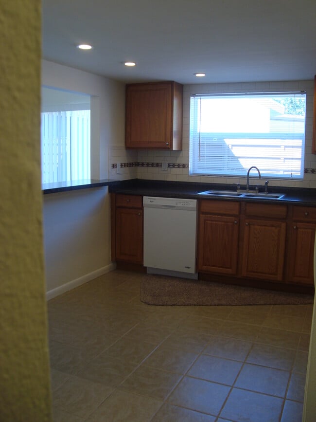 Foto del edificio - 2748 Foxfire Ct