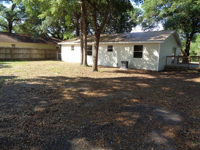 Building Photo - 16188 SE 17th St