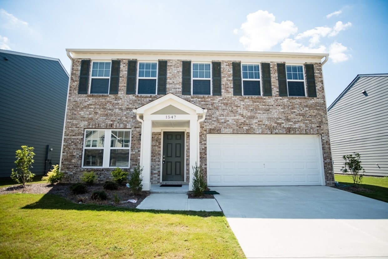 Primary Photo - Beautiful Brick Home in Primrose Creek – B...