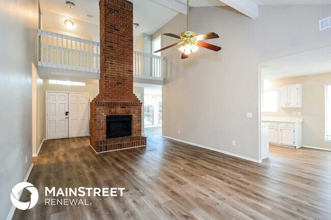 Foto del edificio - 492 Crestwood Ct