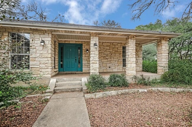 Building Photo - 11 Brookhollow Dr