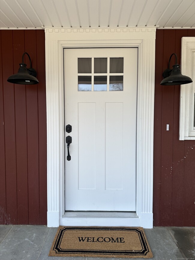 Building Photo - 1039 CT-163