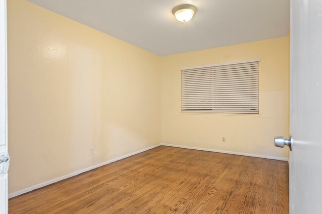 Building Photo - 2800 Virginia Ave