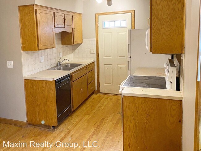 Building Photo - 3 br, 1.5 bath House - 3329 WEBER ST