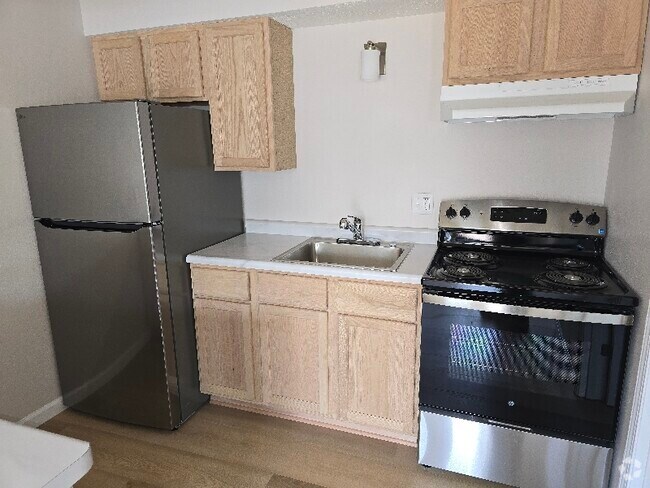 Building Photo - 1108 N 39th St