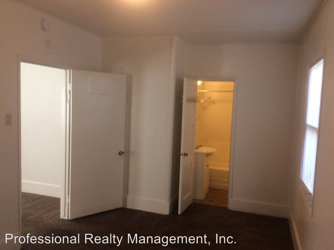 Primary Photo - 208 Wilson Ave