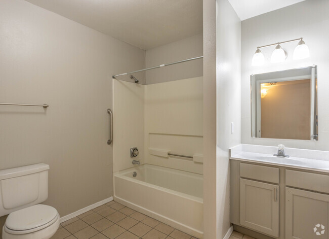 2BR, 2BA - 1,025 SF - Alexis Apartments