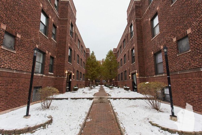 Building Photo - 3825 N Fremont