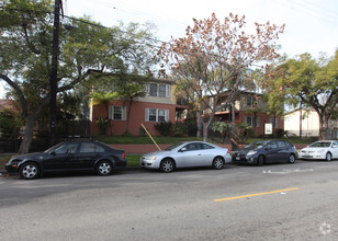 Building Photo - Isles of Charm Apartments