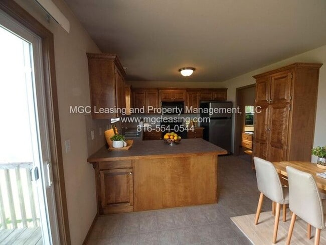 Foto del edificio - Snag This Raymore Gem Before the Luck Runs Out - Available 03/31/26