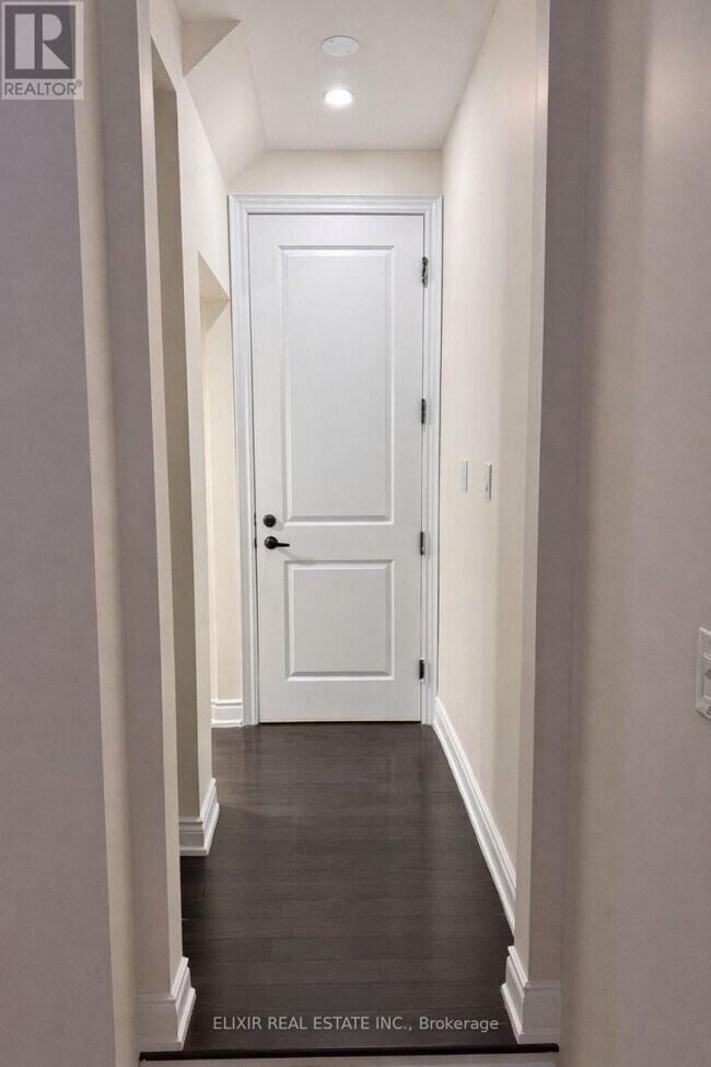 Building Photo - 13 Kalmia Rd