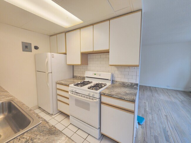 Photo - 801 N Dahlia St Apartment