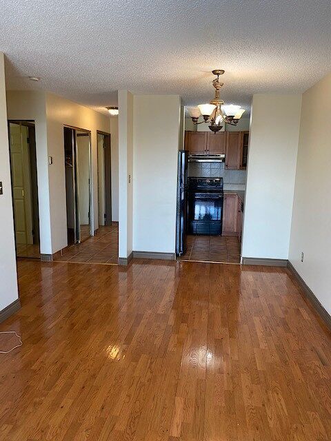 Building Photo - Live in Bankview with Stunning Views