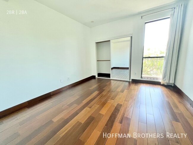 Building Photo - 8813 Burton Way