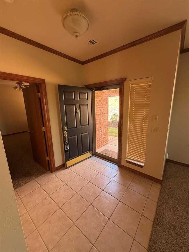 Building Photo - 9220 Roadrunner Ave