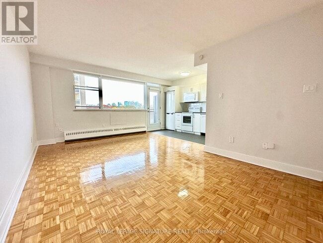 Building Photo - 276 St George St