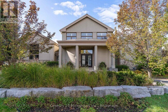 Photo du bâtiment - 160 Grand Cypress Ln