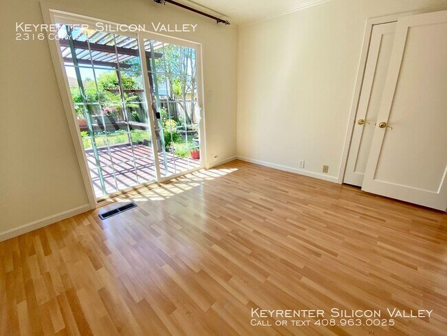 Foto del edificio - 2316 Cory Ave