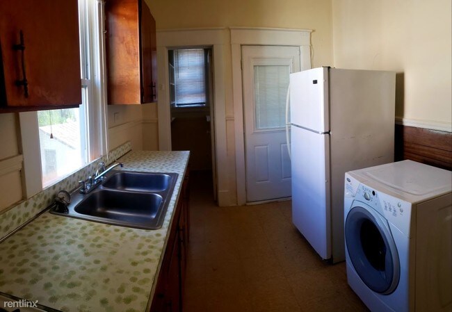 Foto del edificio - 2 br, 1 bath  - 3209 Hanes Ave