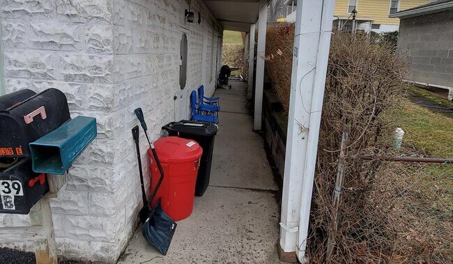 Foto del edificio - 530 Naylor Rd