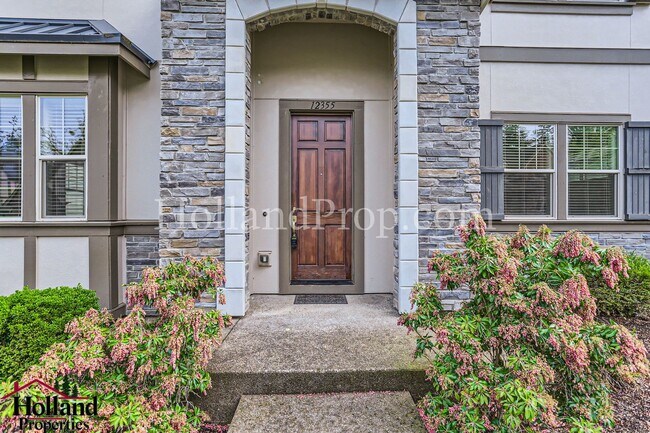 Building Photo - Stunning 4-Bedroom, 2.5-Bathroom Two-Story...
