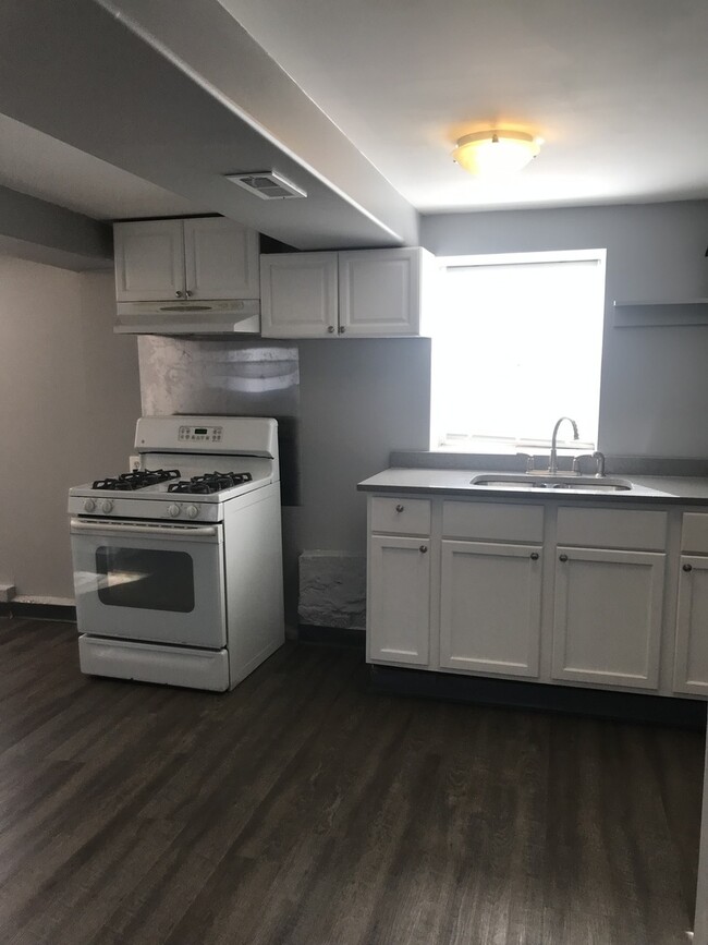 Building Photo - 4438 S Honore St