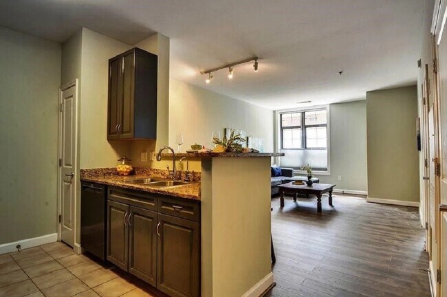 Natural light - 1111 25th St NW