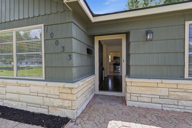 Foto del edificio - 10033 Whiteside Ln