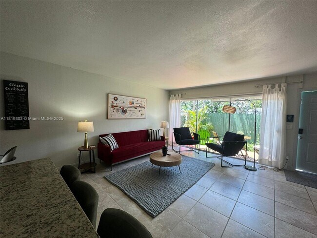 Foto del edificio - 3725 S Olive Ave