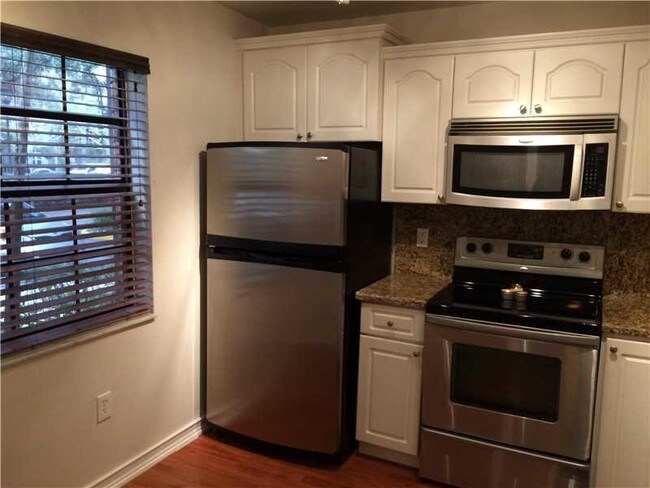 Building Photo - 438 Westtree Ln