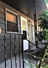 Building Photo - 831-835-835 SE 80th Ave
