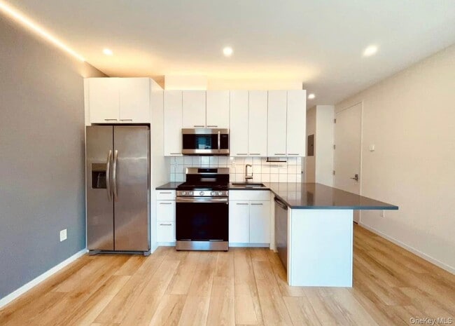 Foto del edificio - 71-53 69th Pl