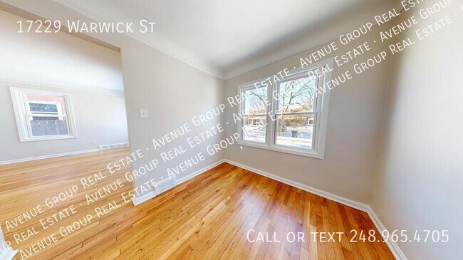 Foto del edificio - 17229 Warwick St