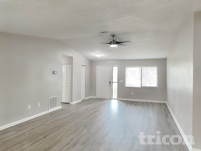 Building Photo - 31 Folson Ln