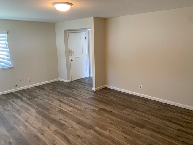 Foto del edificio - 790 Gale Dr