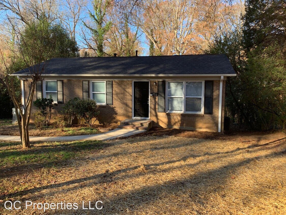 Primary Photo - 3 br, 1 bath House - 918 Davenport St