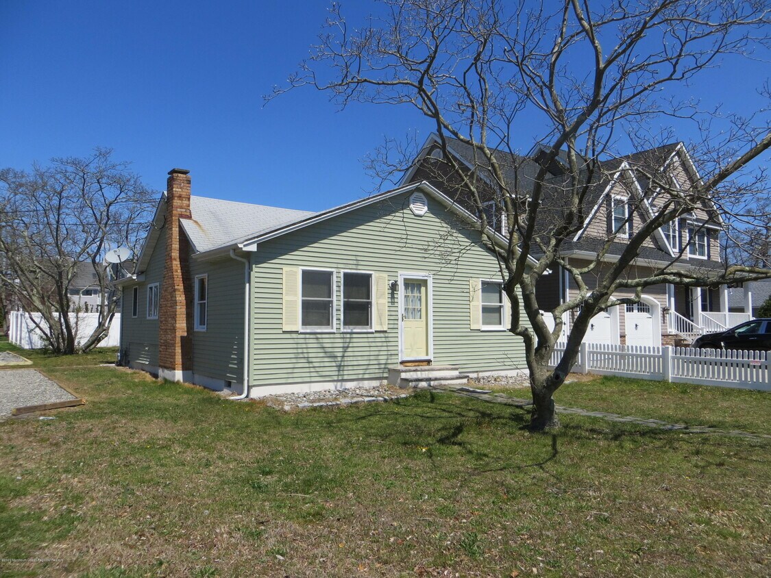 Primary Photo - 2155 Barnegat Blvd